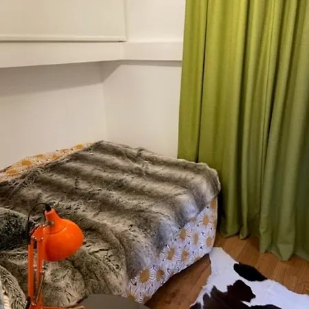 Nice Apt For 4 In Antibes